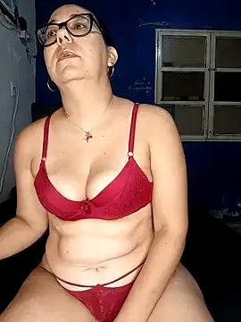 StripChat MilfTentasion is Freechat MilfTentasion — Oil on the tits