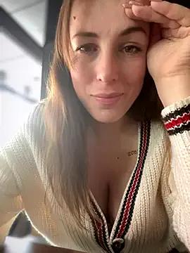 StripChat MommmyYummy is Freechat MommmyYummy — Make mommy wet and happy in public