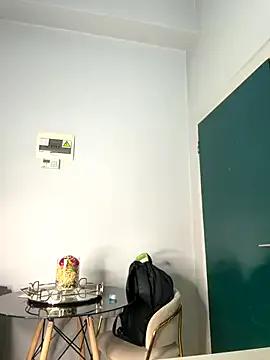 Freechat slimcateee on StripChat