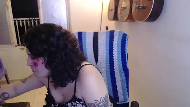 Smoke_trip_Alicia — show ass close up