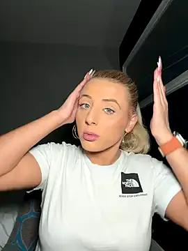 StripChat Strongqueen is Group Strongqueen — Flash boobs in public pub toilet