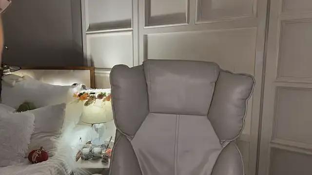 UrLillShy — lets get creamy dripping and finger me