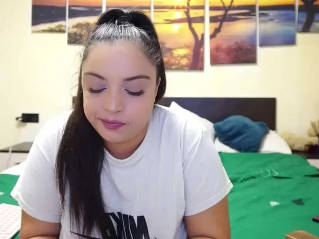 Offline adellineee on BongaCams