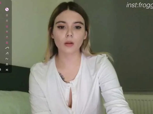 Offline Alicee-tease on BongaCams