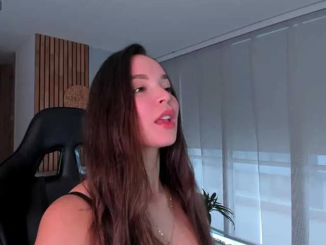AnnieeHall on BongaCams