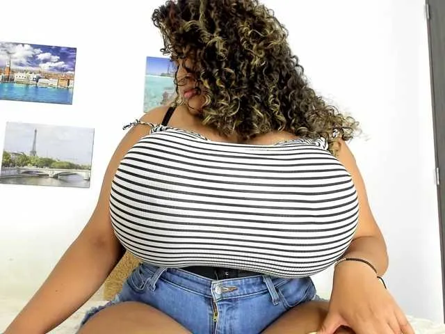 bigmom-22 — I love the vibrations, they make me so horny and more when there is a dildo inside me, let's play!