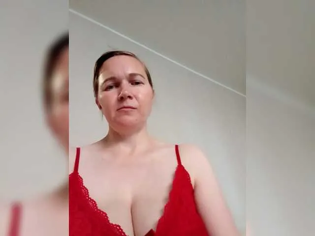 Elena565-1 on BongaCams 