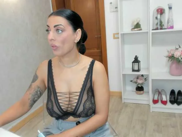 Offline ElisaBaxter on BongaCams