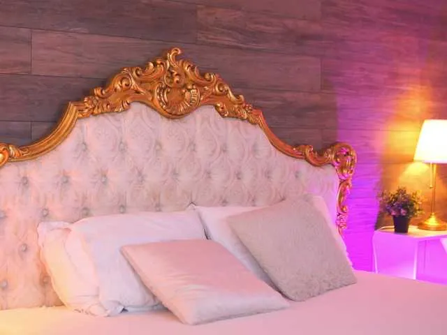 Freechat EllieRedd on BongaCams