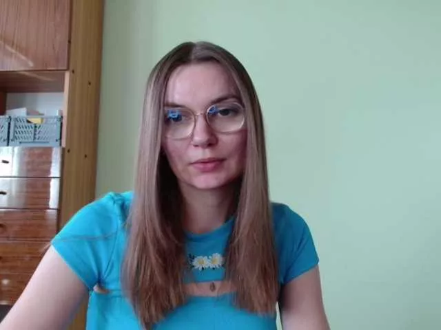 Ellyxcute on BongaCams 