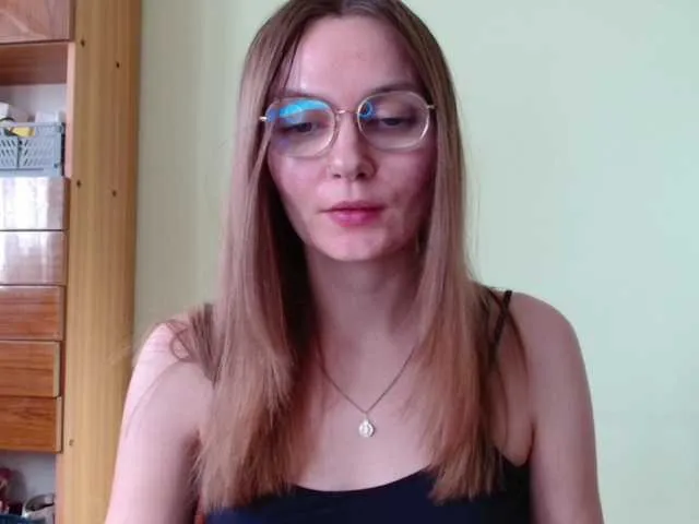 Ellyxcute on BongaCams 