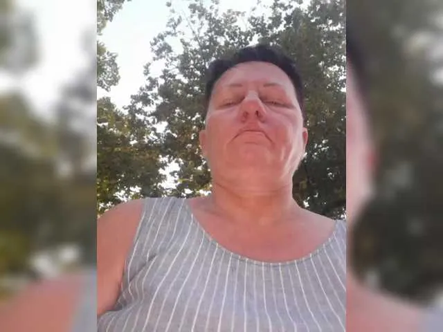 Offline FameLara on BongaCams