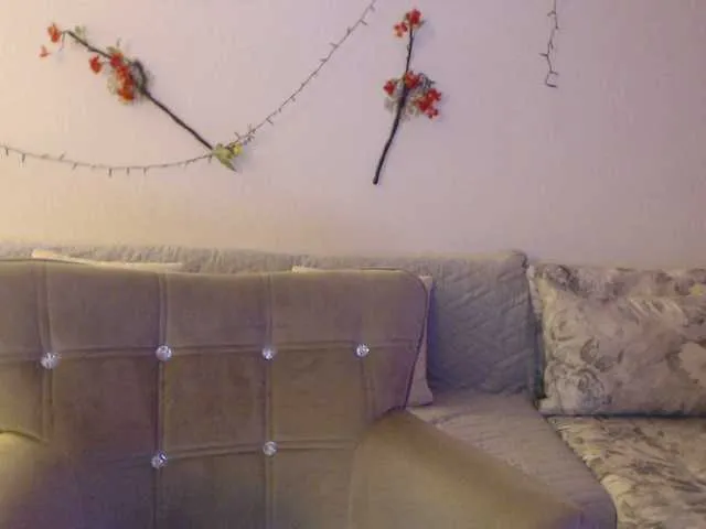 goodSnowQueen on BongaCams 