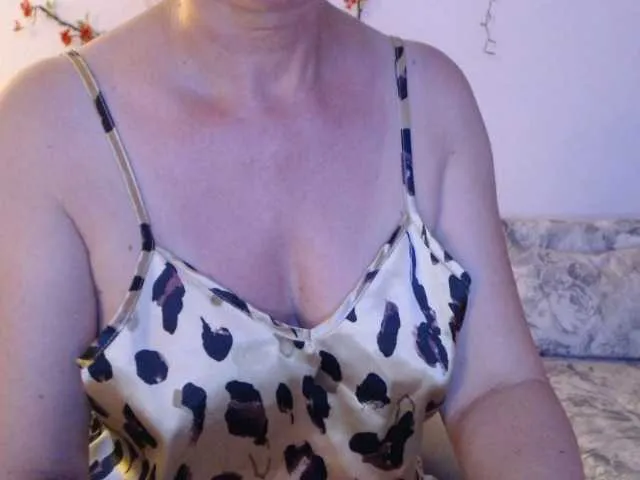 goodSnowQueen on BongaCams 