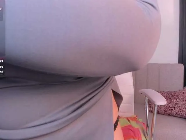 hana-falak — I love that they motivate me, they give me a lot of pleasure, kisses, vibrations, I like to dominate but I am open to being dominated