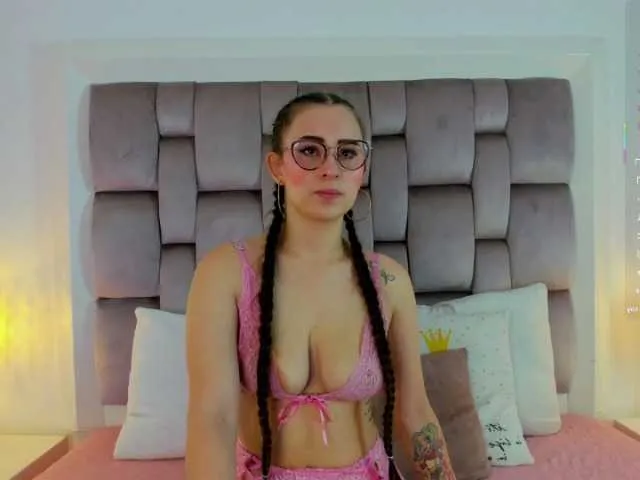 Offline HarleyQueen666 on BongaCams