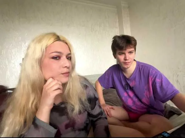 Hikkiii — Nice words, lively communication and positivity:)