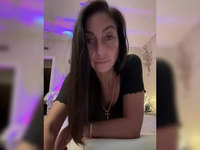 IrinkaGata — Real pleasure i love  tease,seduce,get hot together,play  and get real orgasm)lets spend hot moments together in my  roomwelcome