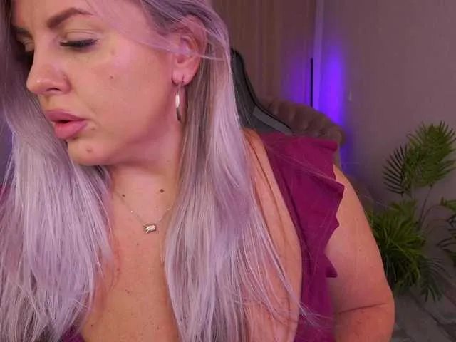 Offline KiraCandyS on BongaCams