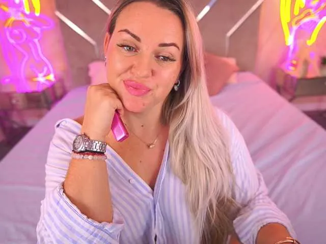 Offline KiraCandyS on BongaCams