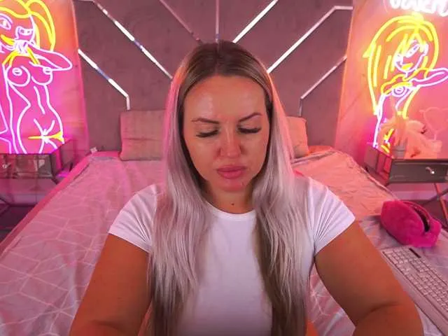 Offline KiraCandyS on BongaCams