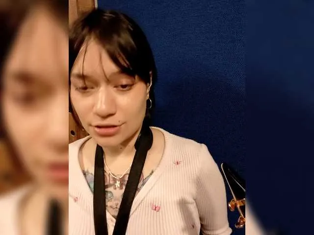 Offline LeeZoldyck on BongaCams