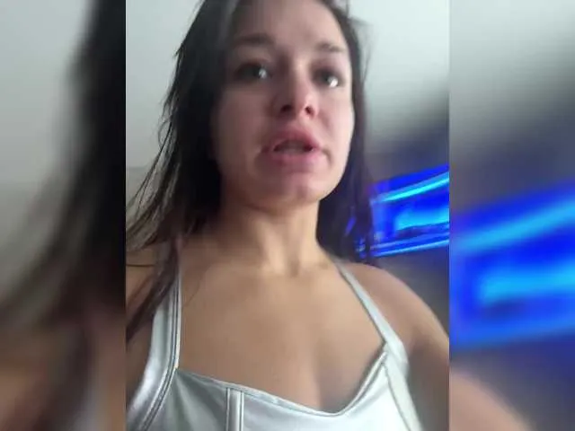 Maryllove — I am turned on by men who are confident, smart and attentive. I love the game of being tender and passionate, bold and submissive. Passion, novelty, attention to detail and real chemistry are what turns me on. Reciprocity and sincerity are important.