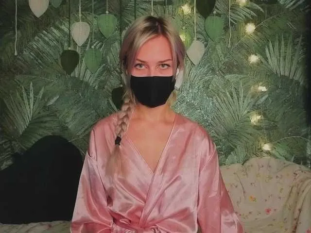 Meeeeow on BongaCams 