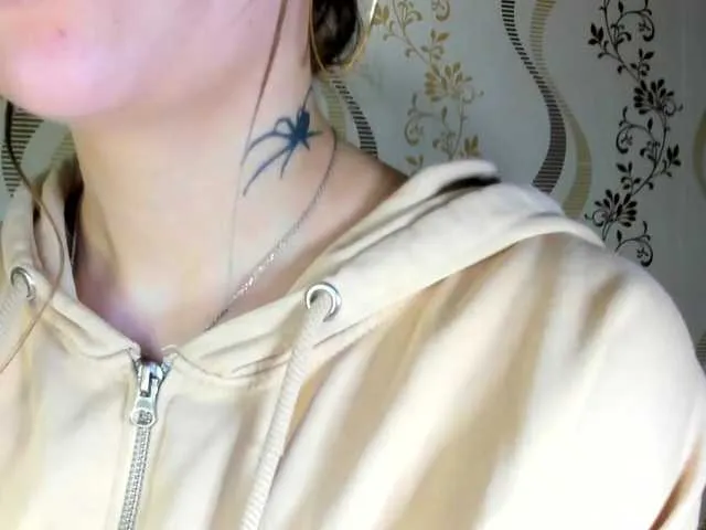 Freechat MelMooon on BongaCams