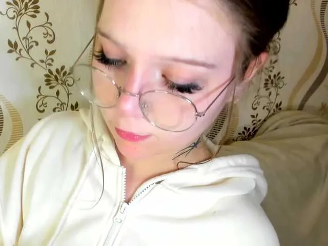 Freechat MelMooon on BongaCams