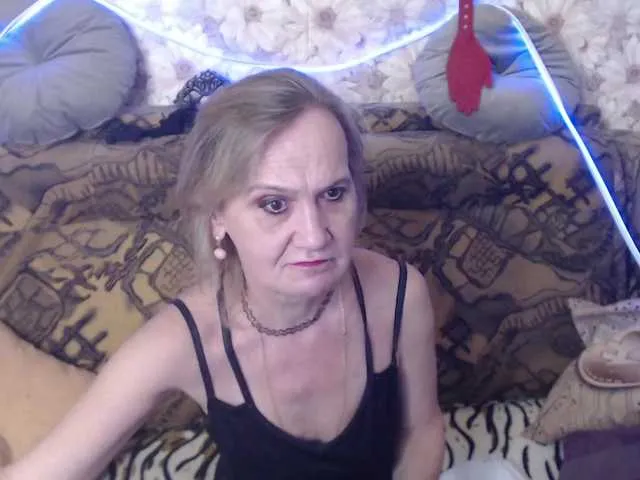 Offline miss-bekker23 on BongaCams