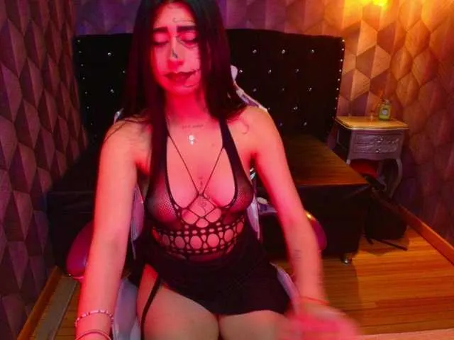 nanisshawna on BongaCams 