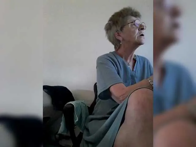 Offline Reife-dame on BongaCams