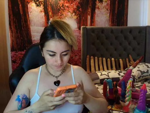 sofia23dirty on BongaCams