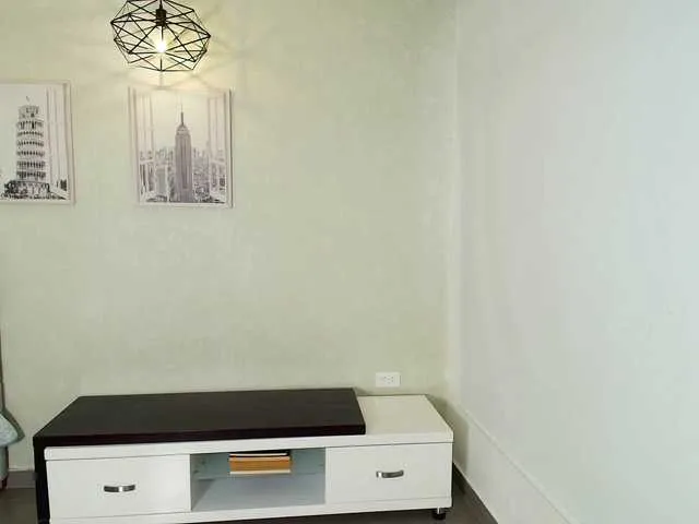 Victoria-Collins — I love confident and respectful men who know how to tease and build anticipation. A deep, sensual voice, playful flirting, and passionate whispers drive me crazy. I enjoy being admired and spoiled, feeling your desire through every tip and sweet word. 