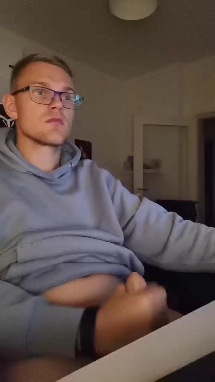 Offline Aleex325 on Cam4