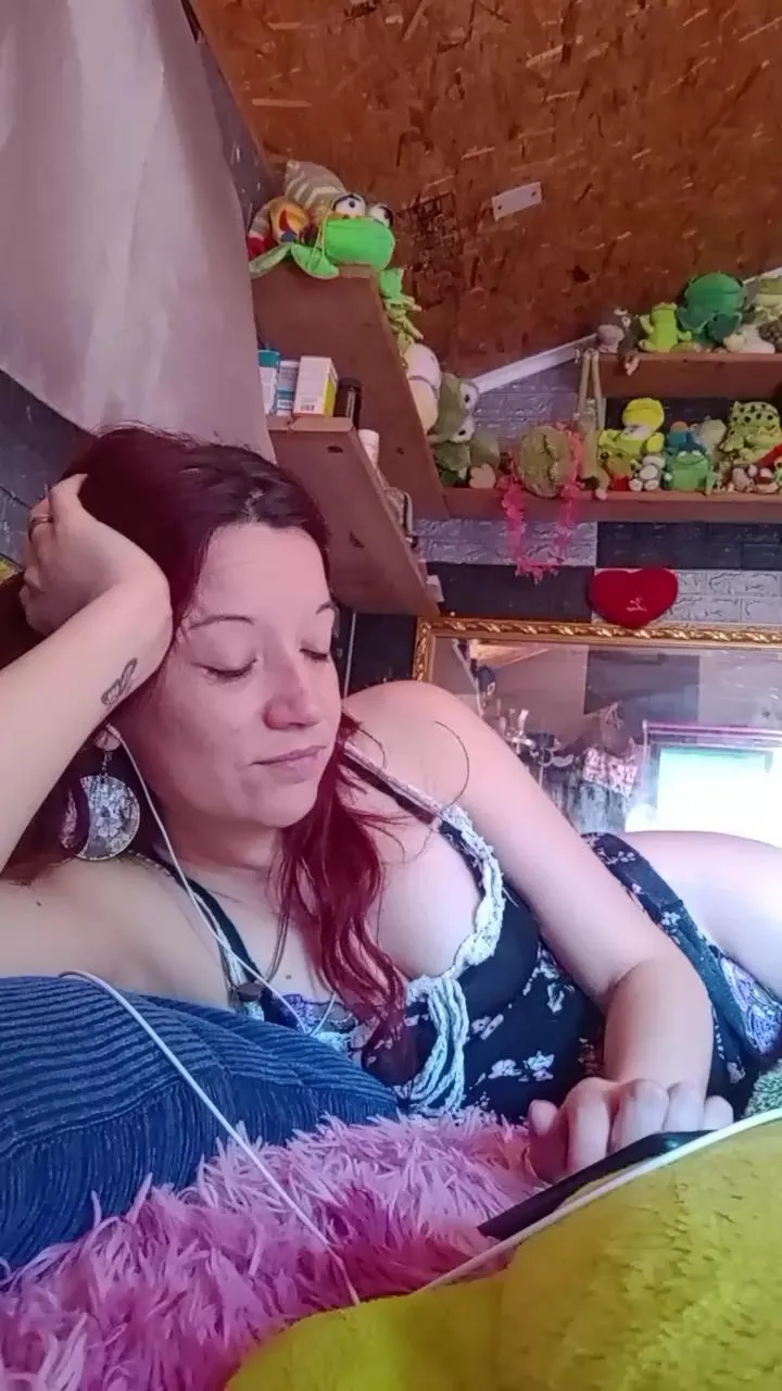 Offline AlejandritaMilf on Cam4