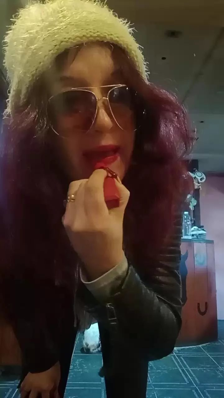 Offline AlejandritaMilf on Cam4