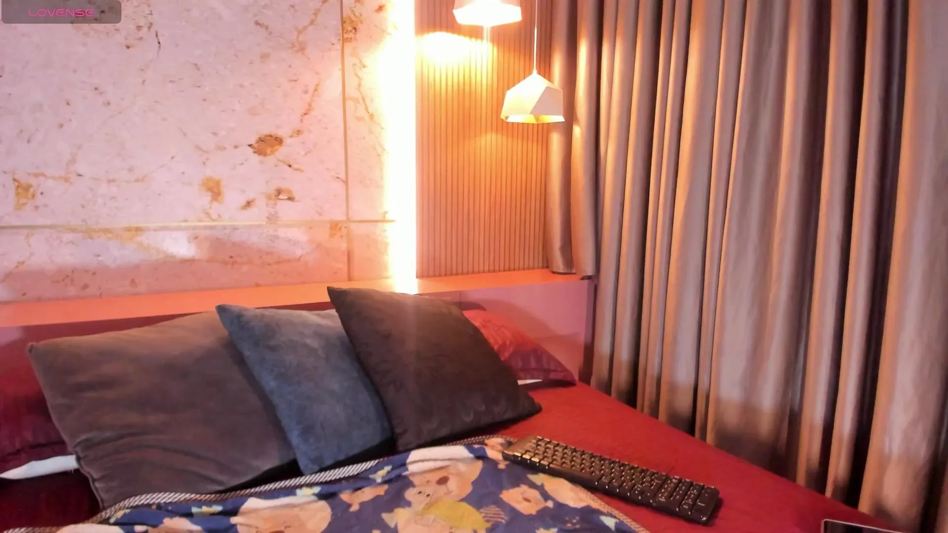 anaelle_bardinn on Cam4 