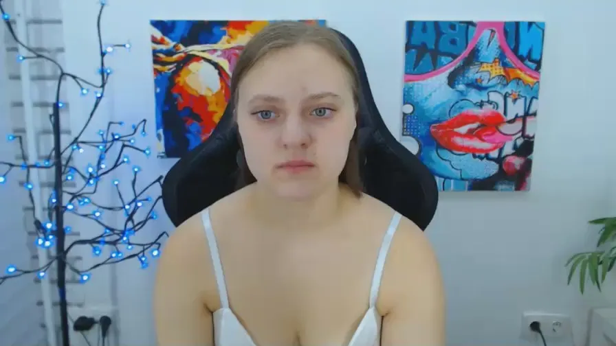 Cam4 ArinaBelle is Freechat ArinaBelle — #cute #femdom #striptease #smoke #C2C #bigass #masturbation