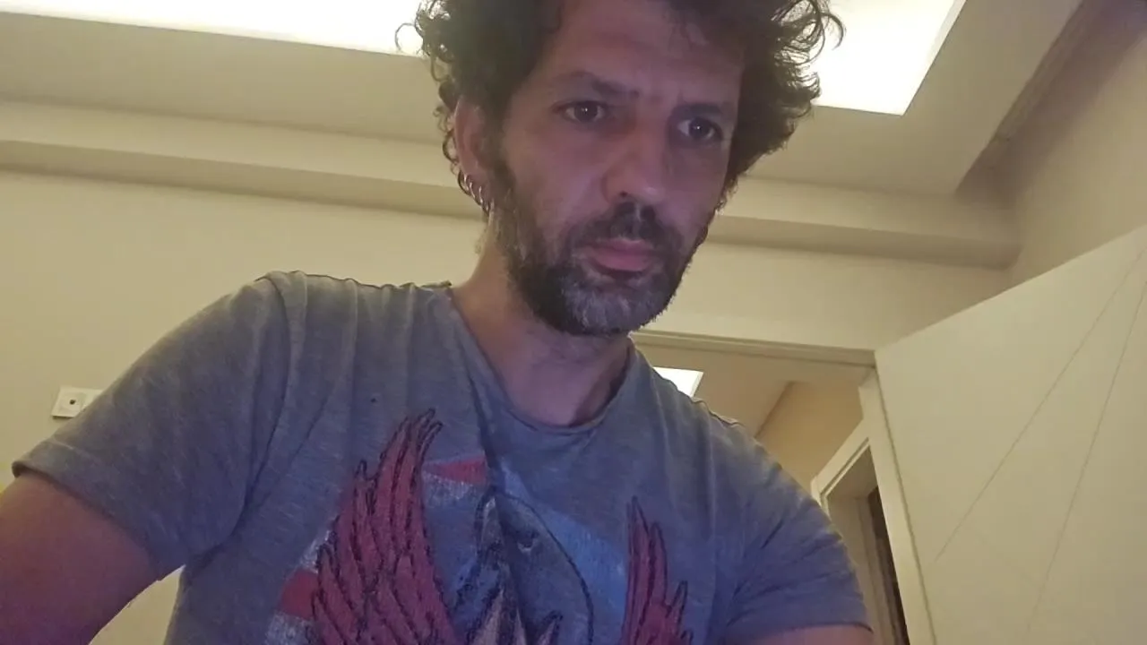 Offline barneytr on Cam4