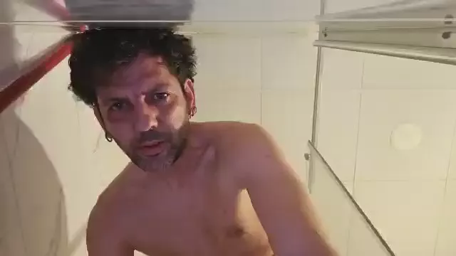 Offline barneytr on Cam4