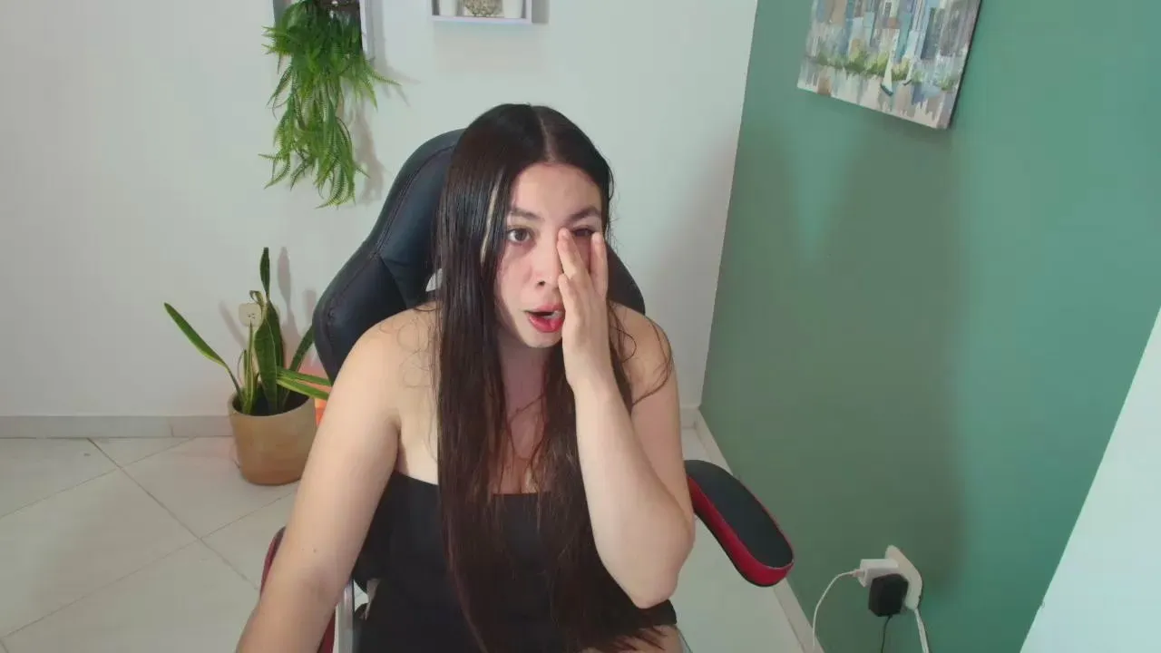 Offline bella_99_ on Cam4