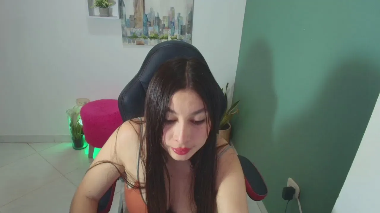 Offline bella_99_ on Cam4