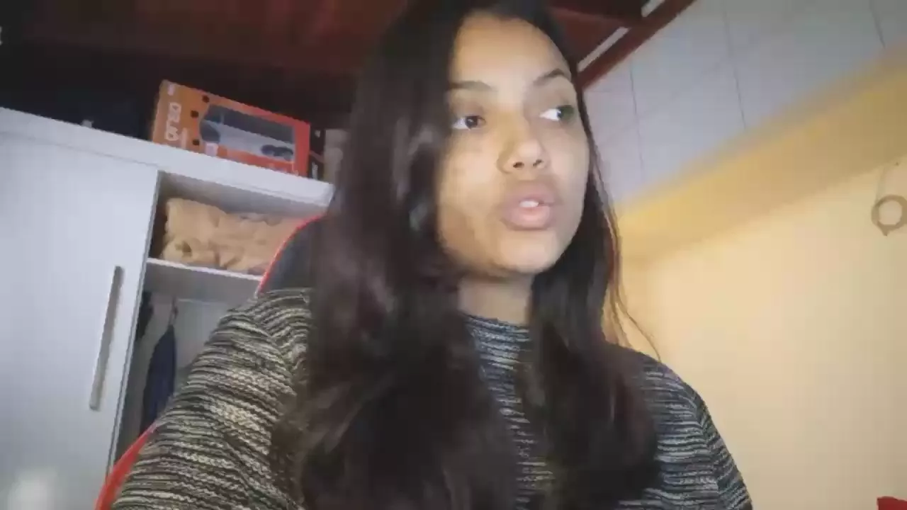 Freechat Bombomepimenta on Cam4