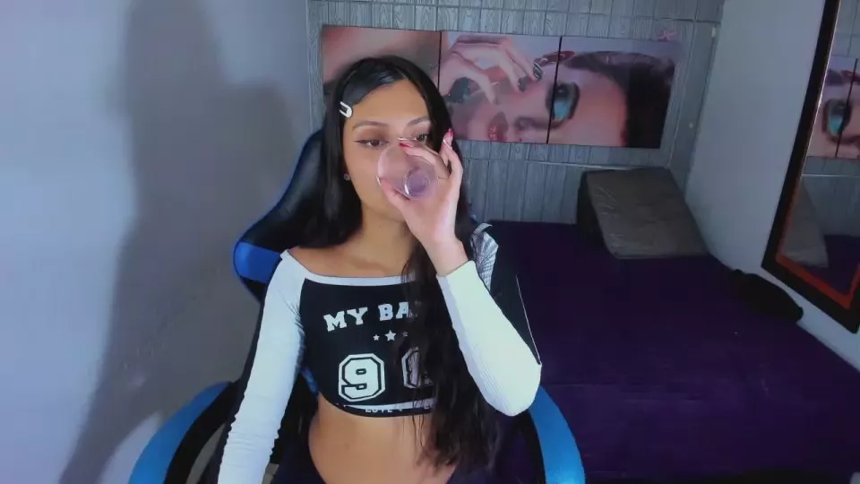 Offline catalehia_milk on Cam4