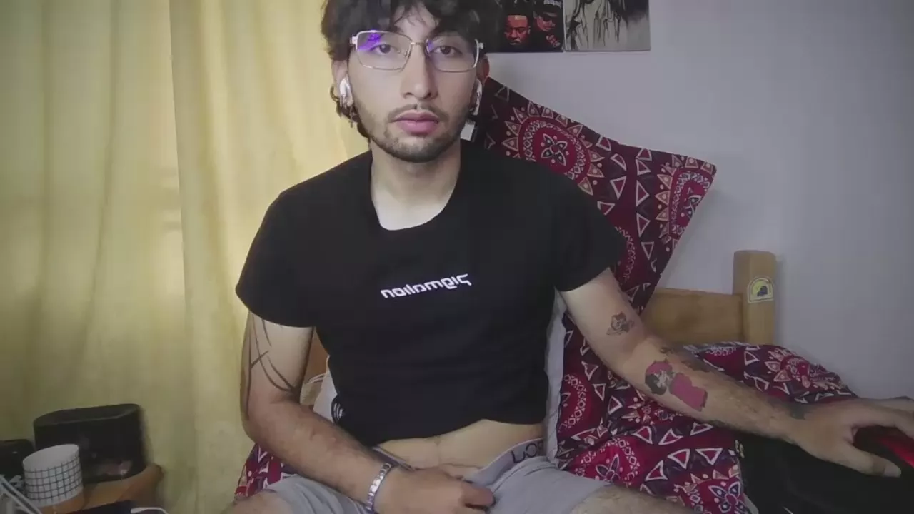 Offline dereck_dickson on Cam4