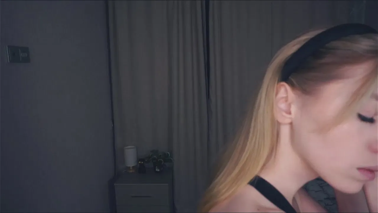 ErlineEggett —  #anal #threesome #lesbian #pornstar #cosplay #femdom #swinging