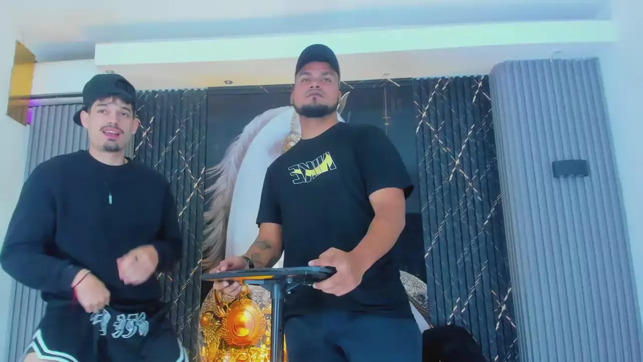 handsome_boys22 —  #feet #pee #C2C #milk #masturbation #cum #smoke