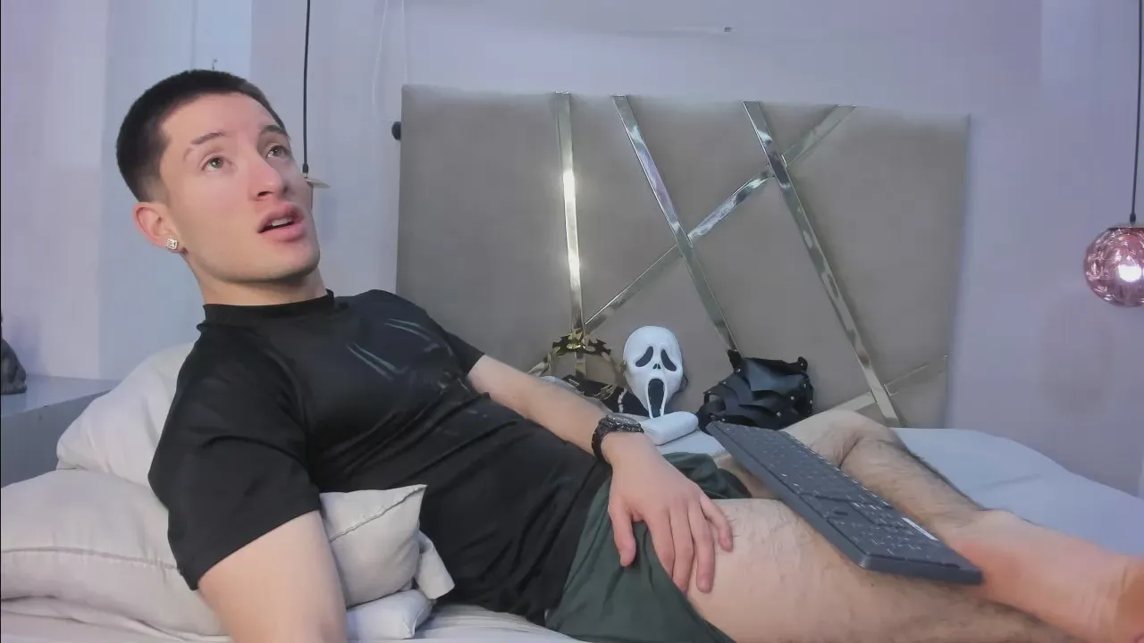 Freechat HunterHeat_ on Cam4